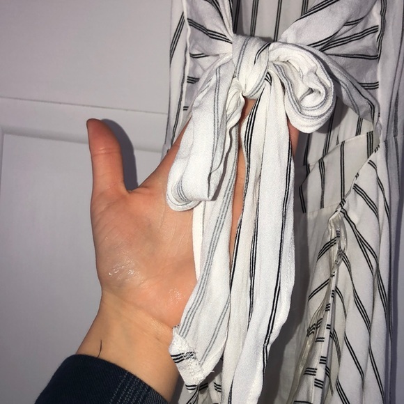 Black and White striped jumpsuit - Picture 5 of 8